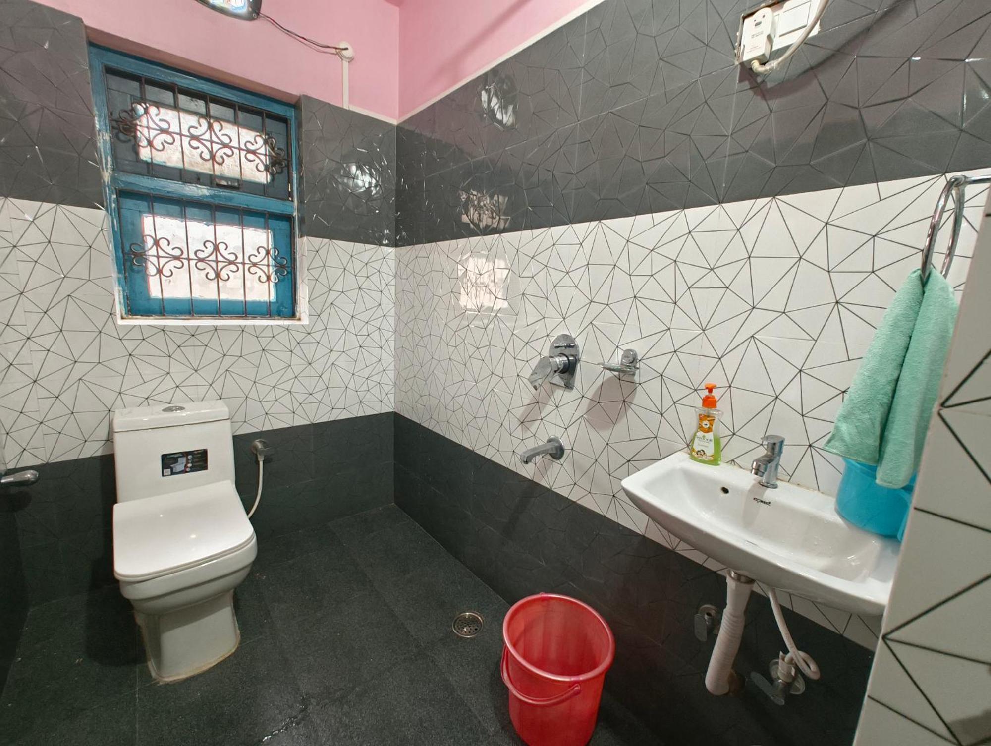 Anjali Homestay - 10 Mins From Airport Силигури Экстерьер фото
