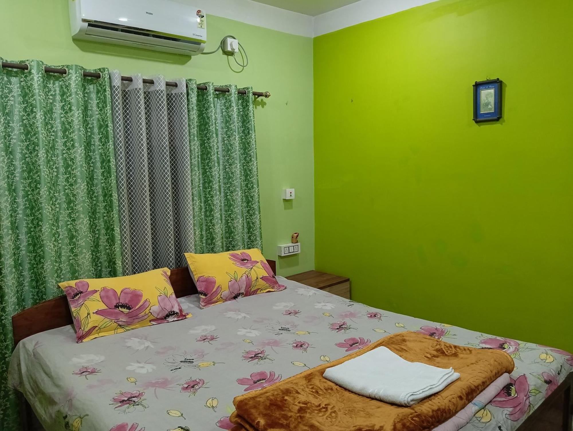 Anjali Homestay - 10 Mins From Airport Силигури Экстерьер фото